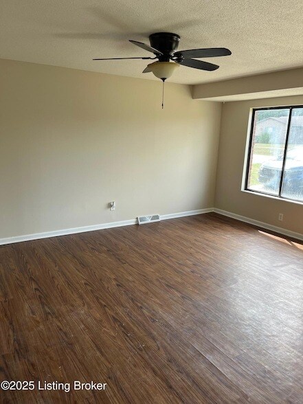 Building Photo - 1709 Cliff Ridge Ct