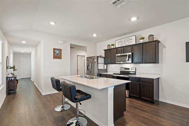 Building Photo - 1074 Old Oaks Dr