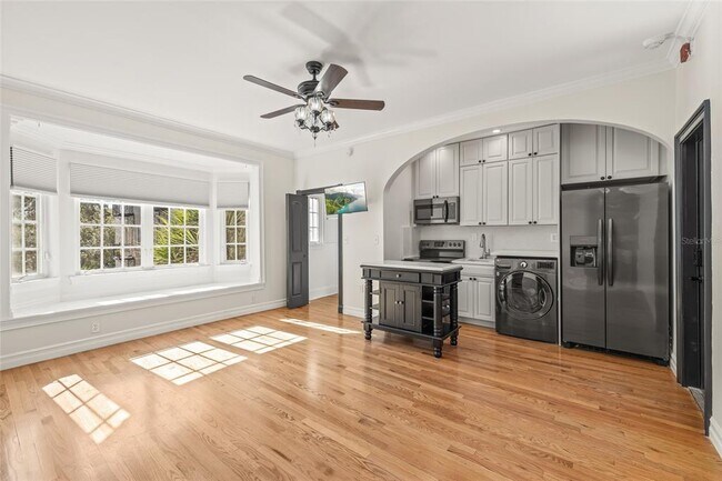 Foto del edificio - 2117 W Dekle Ave