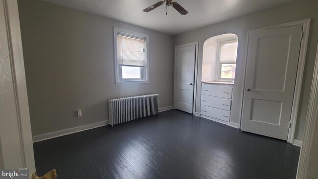 Foto del edificio - 516 E Oak St