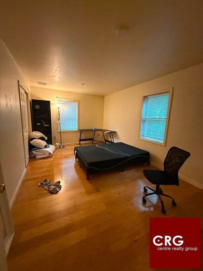 Building Photo - 36B Raymond St. Unit 1B