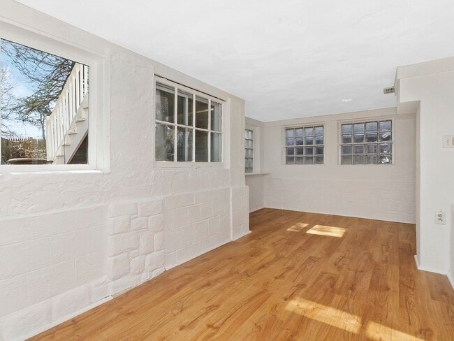 Building Photo - 21 Arbor Ln