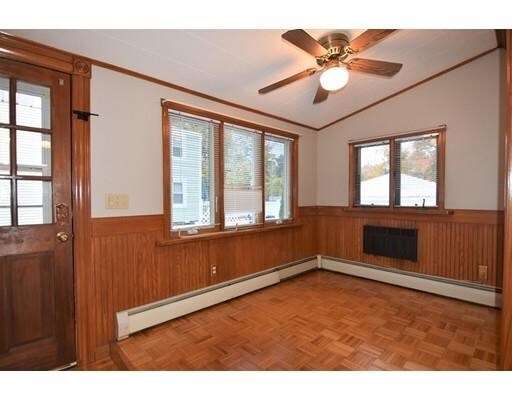 Primary Photo - 62 Willow St