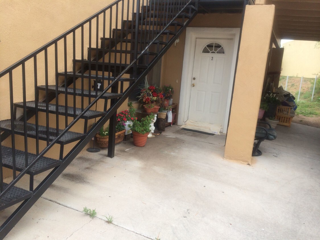 Primary Photo - 2536 N Corinthian Garden Dr