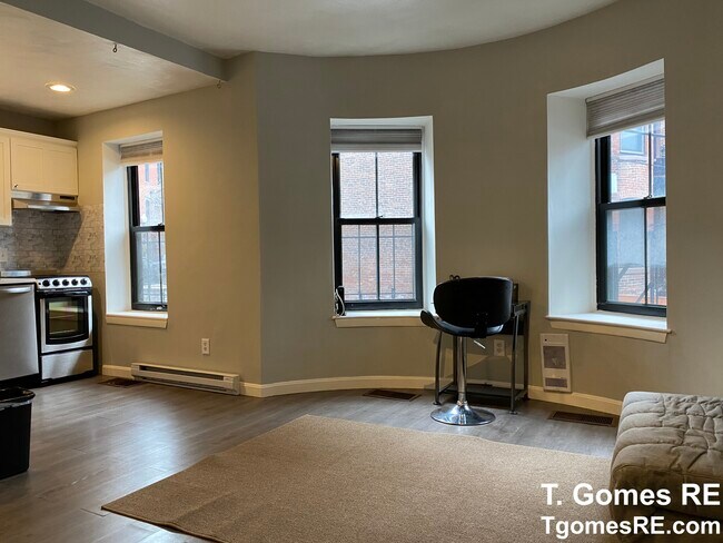 Building Photo - 529 Columbus Ave