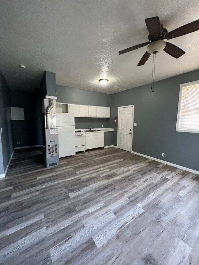 Foto del edificio - Charming 2 bed 1 bath!