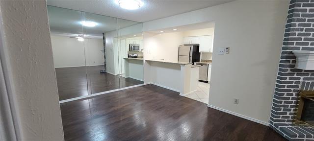 Building Photo - 15221 Berry Trail