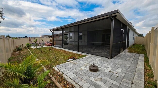 Foto del edificio - 693 Crown Rose Dr