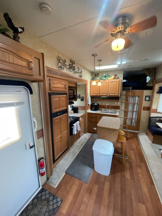 Building Photo - RV Tiny Home