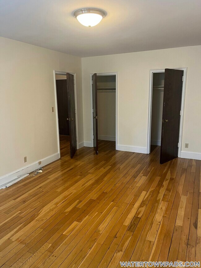 Building Photo - 550 Belmont St