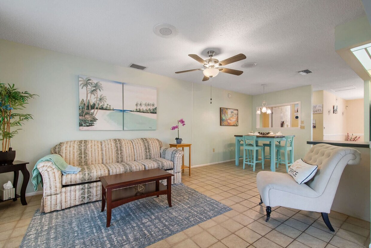 Foto principal - 1317 63rd St W