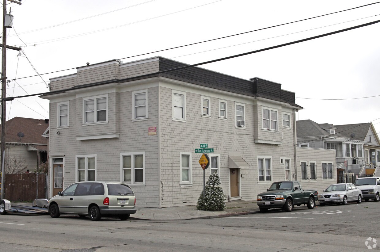 Foto principal - 3403 San Leandro St