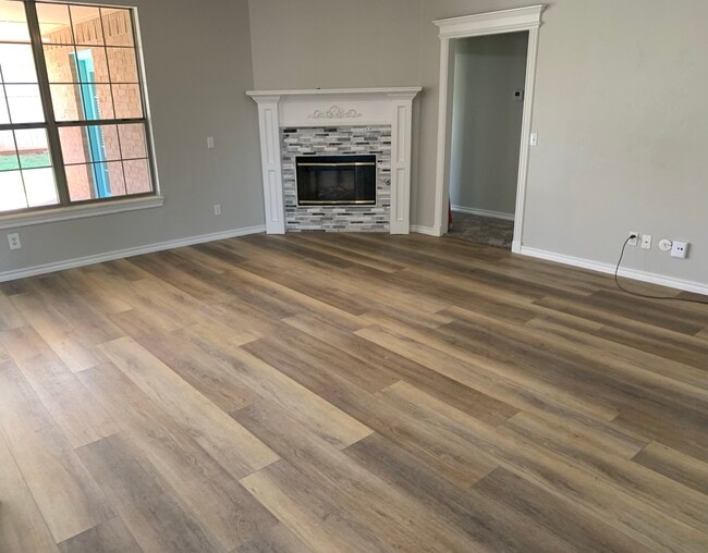 Building Photo - 2116 Pine View Terrace