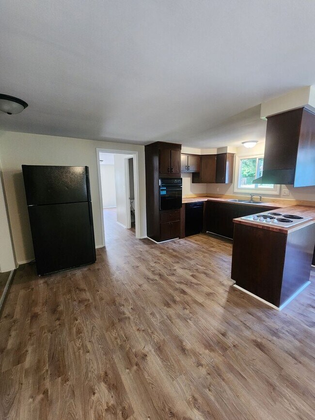 Foto del edificio - Now leasing for July 1st!