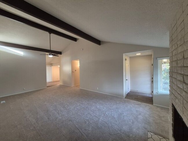 Building Photo - $500 Off 1st Month Lease Signing Bonus! Fa...