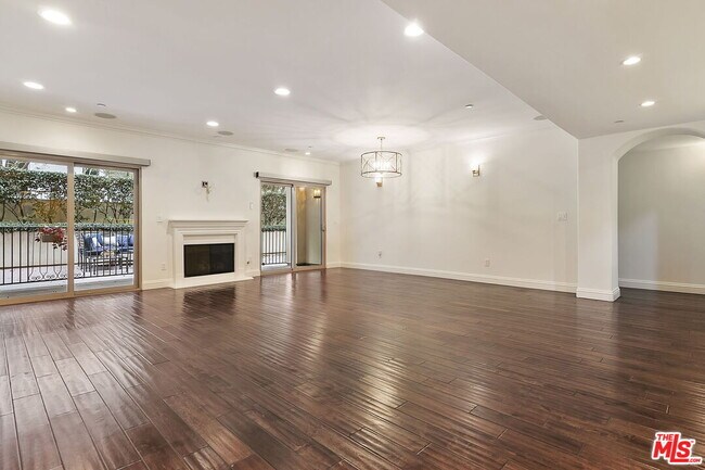 Building Photo - 1821 Fairburn Ave