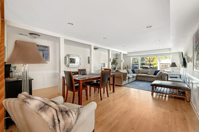 Foto del edificio - 1510 W Addison St