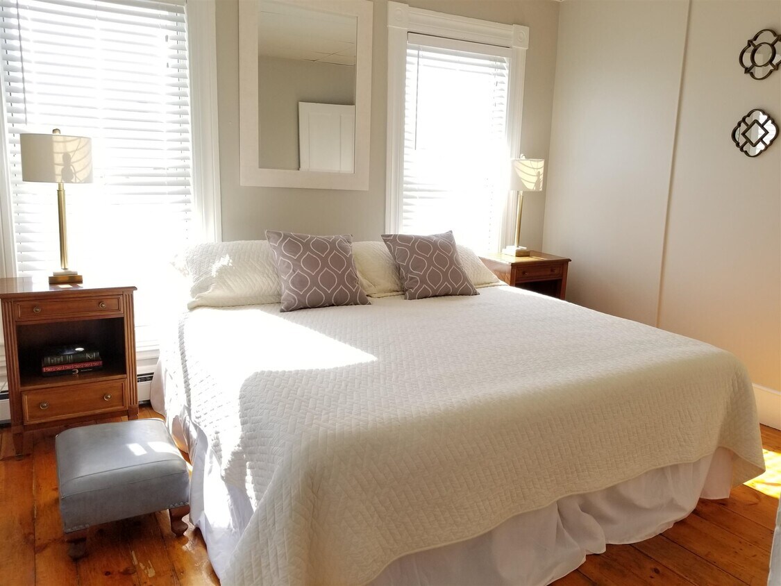 Foto principal - 792 Grove St