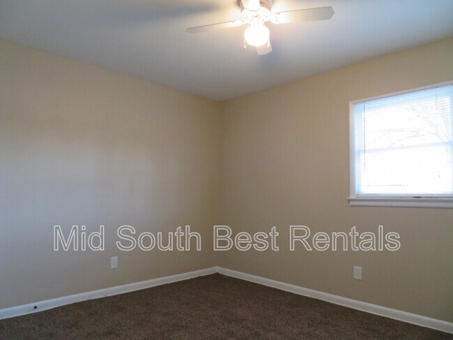 Building Photo - 4563 Windward Dr