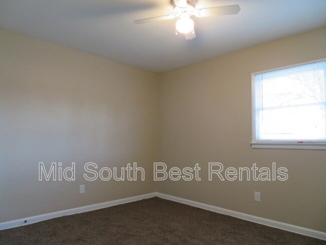 Foto del edificio - 4563 Windward Dr