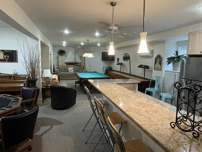 Foto del edificio - 3840 Bay Oaks Pl