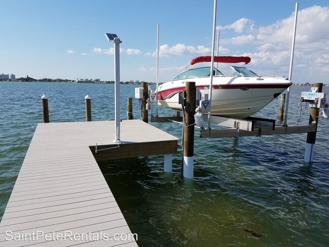 Building Photo - 1310 Boca Ciega Isle Dr