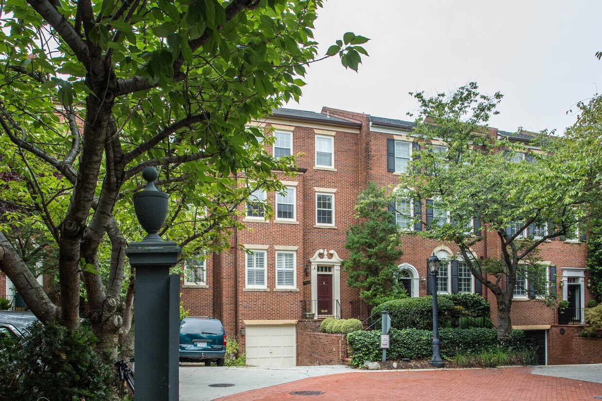 3741 Winfield Lane Northwest, Washington, DC 20007 House for Rent in