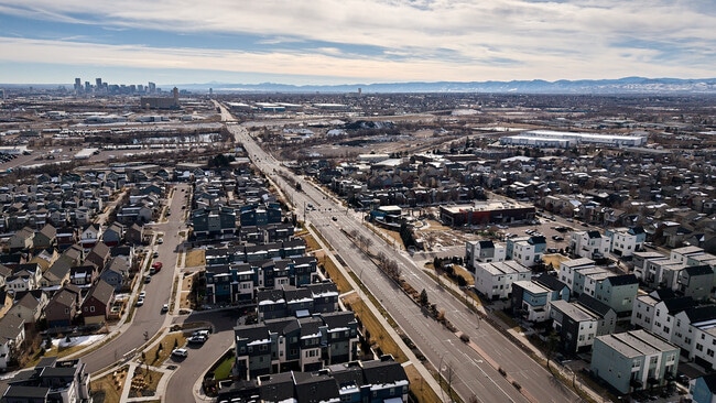 Building Photo - 1630 West 67th Cir