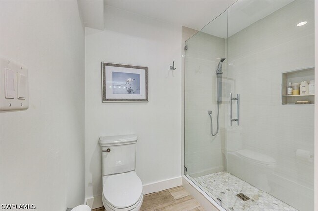 Foto del edificio - 225 5th Ave S