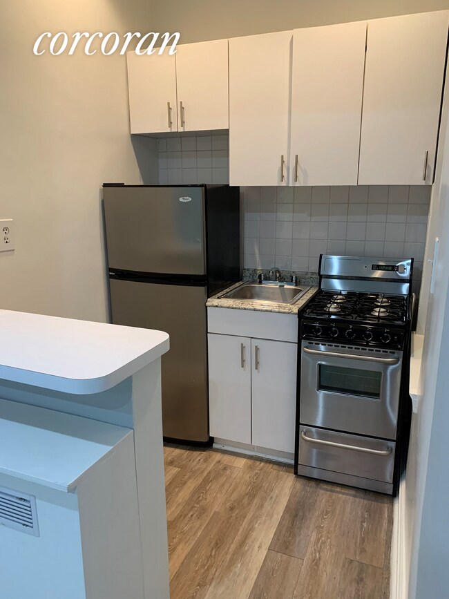 Foto del edificio - 516 E 88th St
