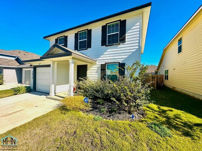 Foto del edificio - Welcome to Your Dream Home! A Stunning 2-story House with 4 spacious bedrooms and 2.5 baths!