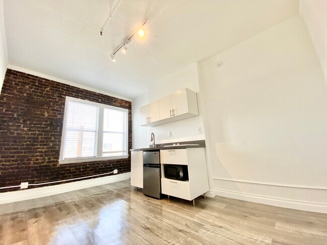 Foto del edificio - 2200 W 8th St