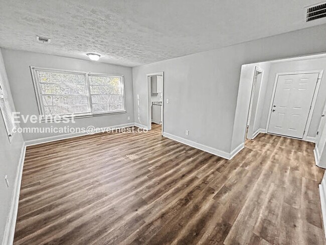 Foto del edificio - 3741 Loren Dr