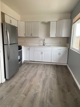 Building Photo - 4824 E Hedges Ave