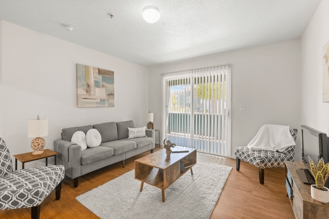 Building Photo - La Mirada