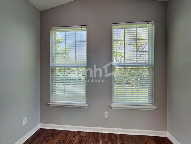 Building Photo - 5808 W Port Dr