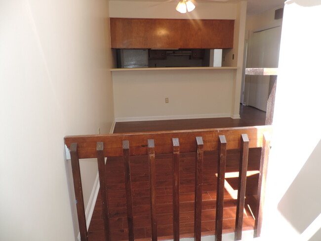 Building Photo - Remoldel Town Home