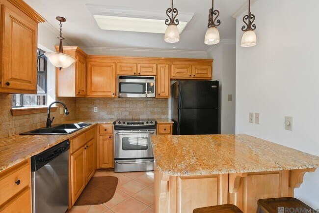 Foto del edificio - 956 Ridgepoint Ct