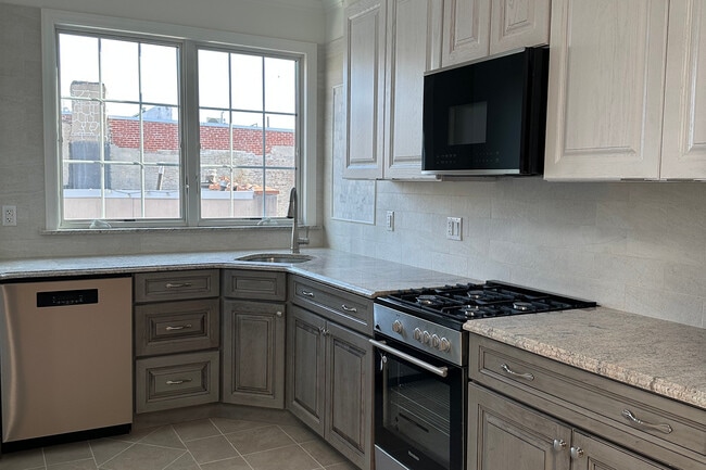 Photo - 207 Court St Townhome