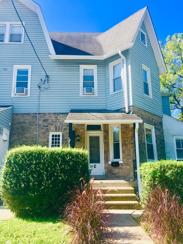 124 Summit Ave, Fort Washington, PA 19034 Apartments in Fort