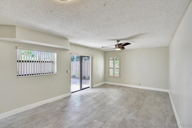 Building Photo - 4260 Village Dr
