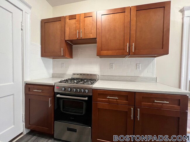 Building Photo - 1163 Boylston St