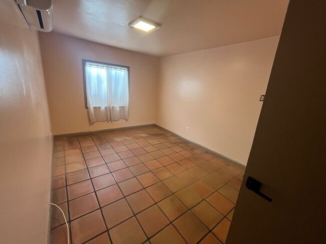 Building Photo - 728 Glenoaks Blvd