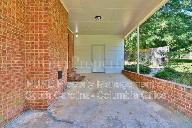 Foto del edificio - 114 Hollybrook Dr
