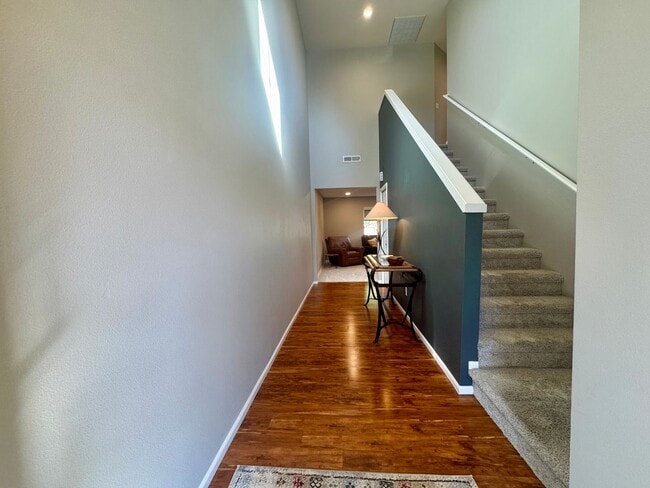 Building Photo - Lake Stevens 3BD Home | A/C, Office, Garage & Fenced Yard