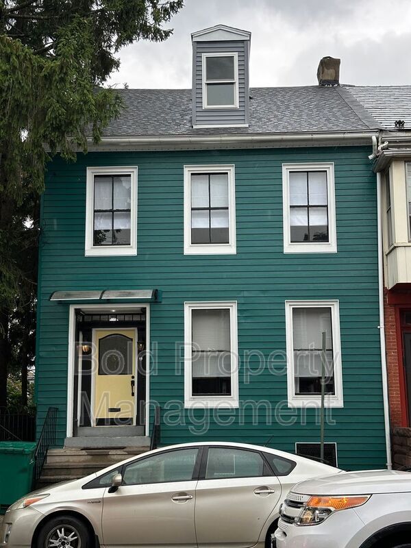 Building Photo - 212 S 9th St