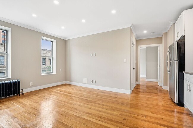 Foto del edificio - 811 Walton Ave