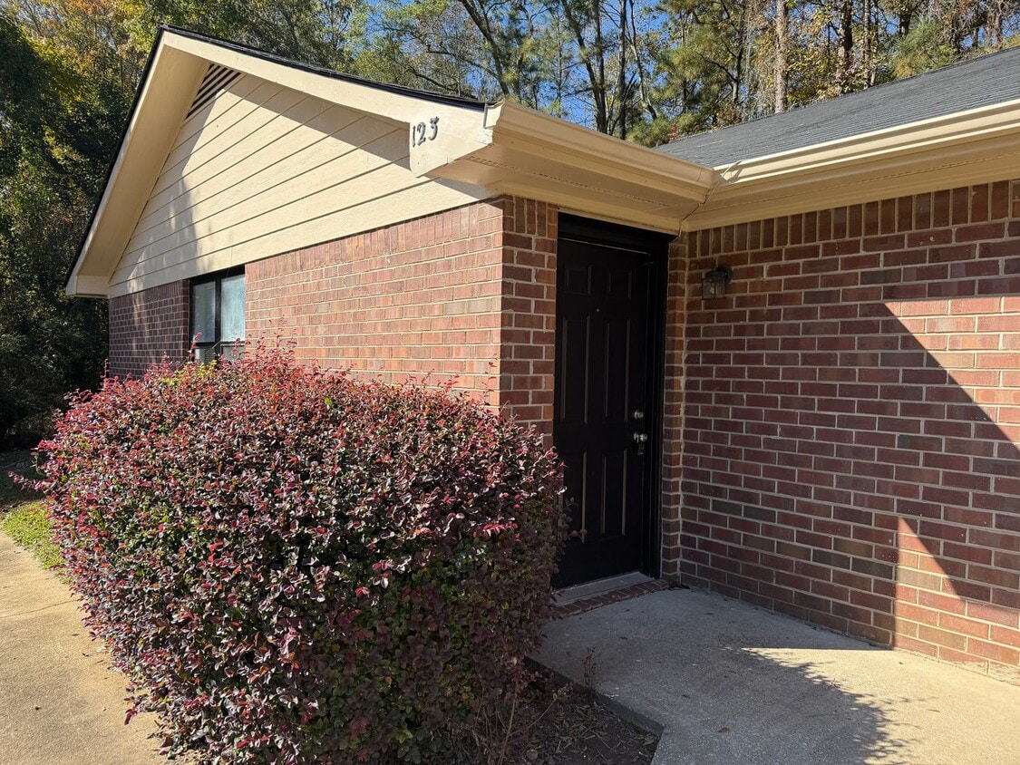 Cozy Pet-Friendly, 2-Bedroom, 1-Bath Duple... - Cozy Pet-Friendly, 2-Bedroom, 1-Bath Duple...