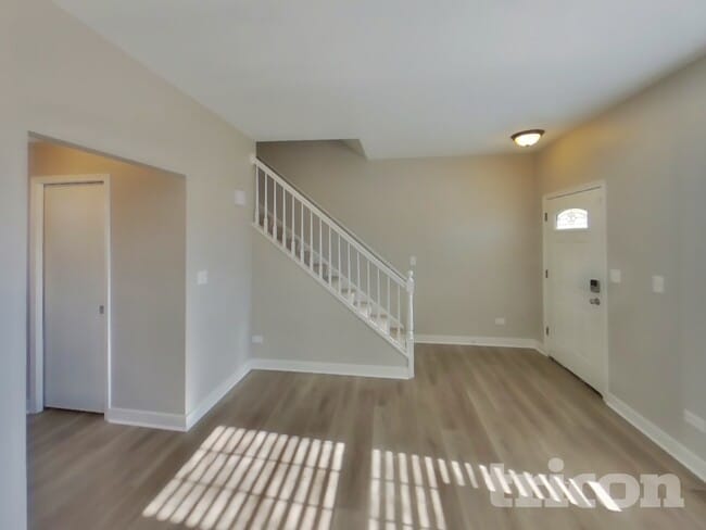 Building Photo - 7217 Sutherland Ct