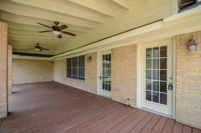 Foto del edificio - 6014 Lattimer Dr